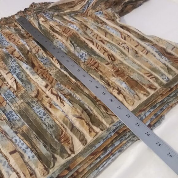 Chico's women's size 2 (L) multicolored short sleeve cardigan - Picture 11 of 13